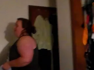 Bionda in calze salta su un fallo di gomma massaggi video porno