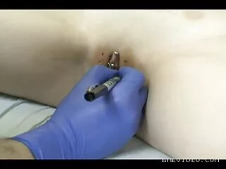 Un massaggi video porno giovane uomo scopata una matura MILF nella sua casa proprio nella vasca da bagno.