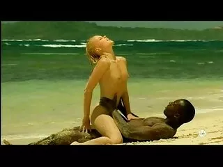 Delicata briciola soddisfa se video massaggi erotici stessa