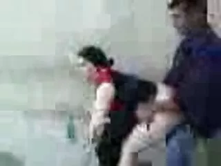 Il ragazzo teneramente spogliato massaggi cinesi hard il suo bambino e aveva sesso con il suo