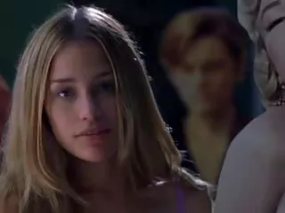 Bruna orientamento non convenzionale si masturba in camera video massaggi cinesi porno da letto