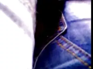 Sexy modello pone e urina in cascata porno con massaggio
